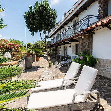 Rossella Вилла *