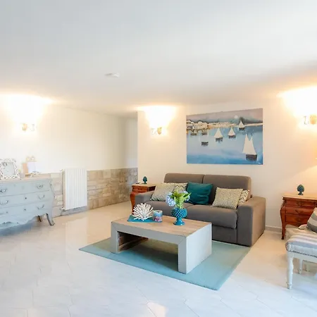 Rossella Вилла *